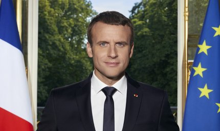http://www.elysee.fr/communiques-de-presse/article/portrait-officiel-du-president-de-la-republique/